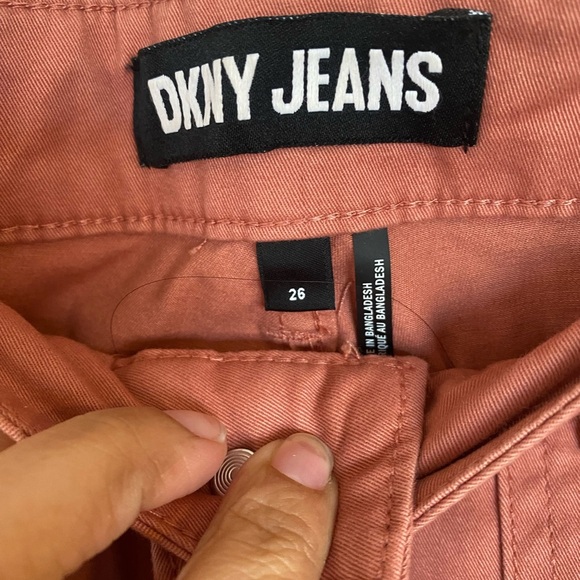 DKNY Canyon Rose Coral High Rise Slim Straight Leg Cropped size 2/26 - Picture 5 of 12